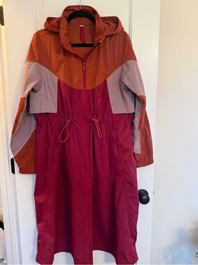 Lululemon Women's Colorblock Hooded Trench Coat - Red & Orange